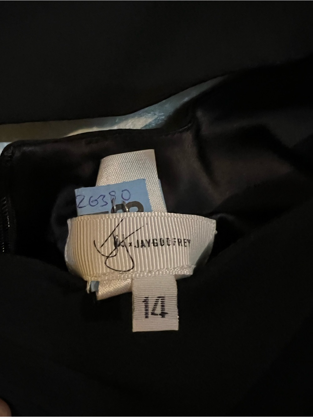 Black Keyhole Dress. - Picture 3 of 4